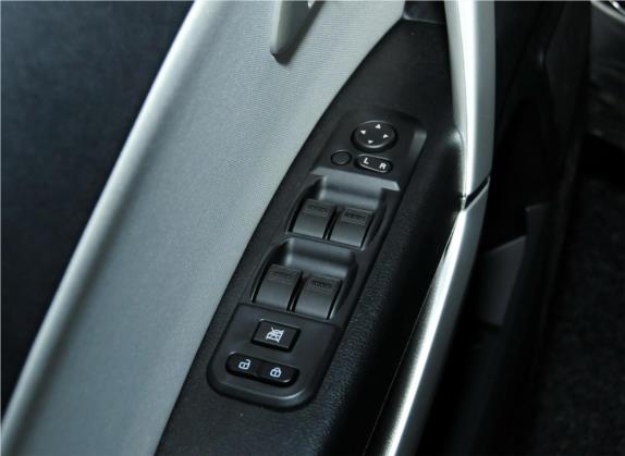 奔腾X80 2013款 2.0L 手动基本型 车厢座椅   门窗控制