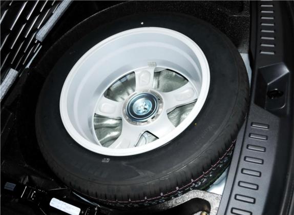 奔腾X80 2013款 2.0L 自动舒适型 其他细节类   备胎