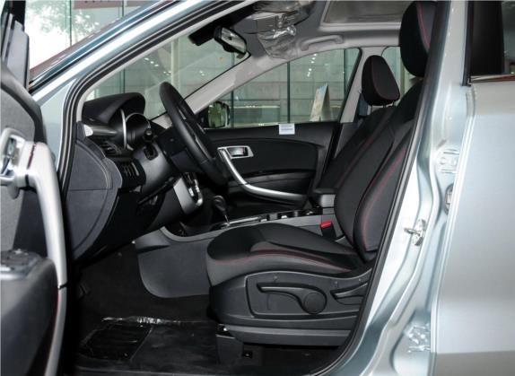 奔腾X80 2013款 2.0L 自动舒适型 车厢座椅   前排空间