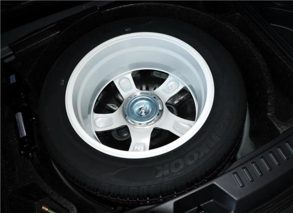 奔腾X80 2013款 2.3L 自动豪华型 其他细节类   备胎
