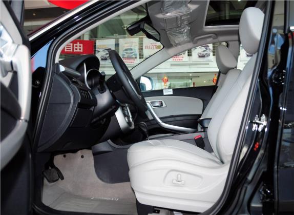 奔腾X80 2013款 2.3L 自动豪华型 车厢座椅   前排空间