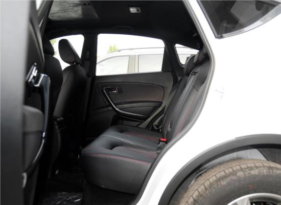 奔腾X80 2015款 1.8T 自动运动型 车厢座椅   后排空间