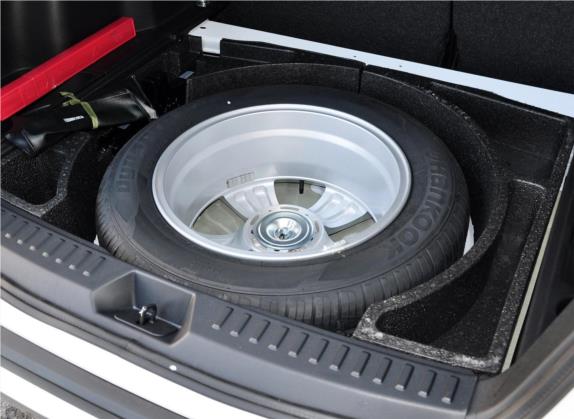 奔腾X80 2015款 2.0L 手动基本型 其他细节类   备胎