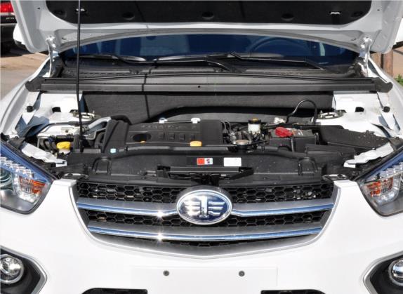 奔腾X80 2015款 2.0L 手动基本型 其他细节类   发动机舱