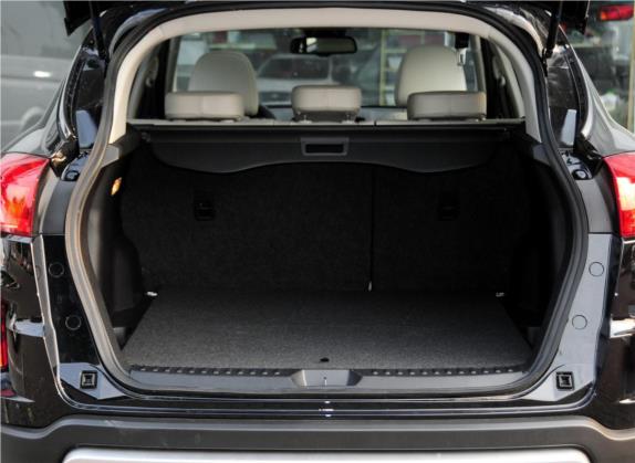 奔腾X80 2015款 2.0L 自动豪华型 车厢座椅   后备厢