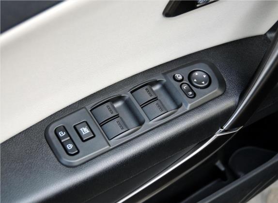奔腾X80 2015款 2.0L 自动豪华型 车厢座椅   门窗控制