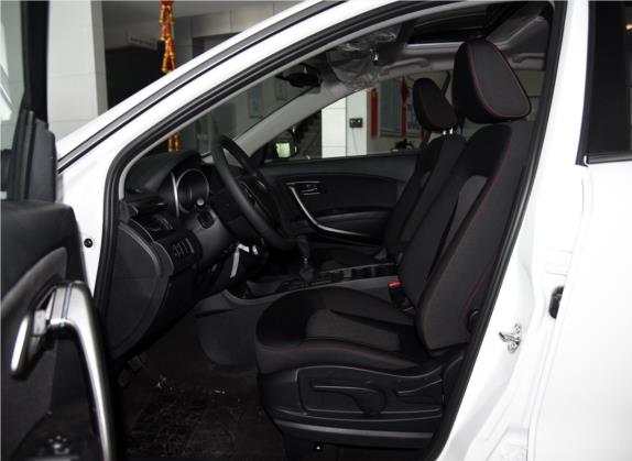 奔腾X80 2015款 2.0L 手动舒适两周年纪念型 车厢座椅   前排空间