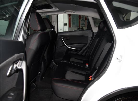 奔腾X80 2015款 2.0L 手动舒适两周年纪念型 车厢座椅   后排空间