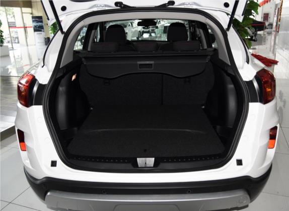 奔腾X80 2015款 2.0L 手动舒适两周年纪念型 车厢座椅   后备厢