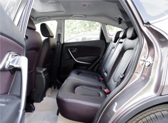 奔腾X80 2016款 2.0L 自动豪华型 车厢座椅   后排空间