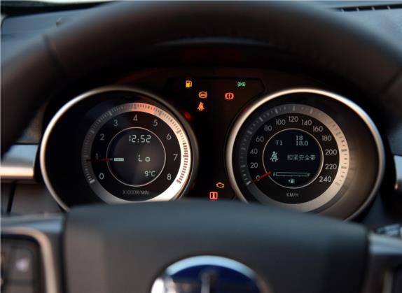 奔腾X80 2016款 2.0L 手动舒适型 中控类   仪表盘