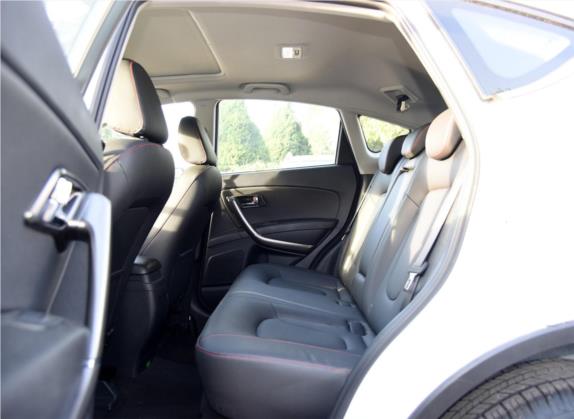 奔腾X80 2016款 1.8T 自动旗舰型 车厢座椅   后排空间