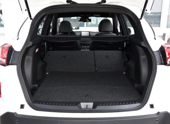 奔腾X80 2017款 1.8T 自动运动型 车厢座椅   后备厢