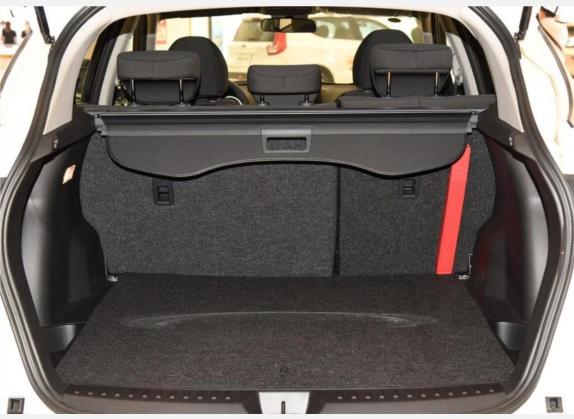 奔腾X80 2017款 2.0L 手动舒适型 车厢座椅   后备厢