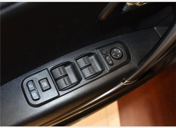 奔腾X80 2017款 2.0L 手动舒适型 车厢座椅   门窗控制