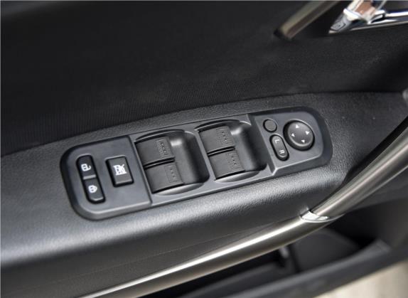奔腾X80 2017款 2.0L 自动技术型 车厢座椅   门窗控制
