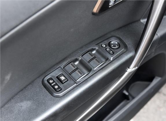 奔腾X80 2017款 1.8T 自动豪华型 车厢座椅   门窗控制
