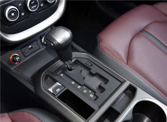 奔腾X80 2018款  2.0L 自动20周年纪念版 中控类   挡把