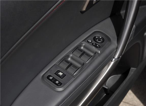 奔腾X80 2018款 Live版 1.8T 自动旗舰型 车厢座椅   门窗控制