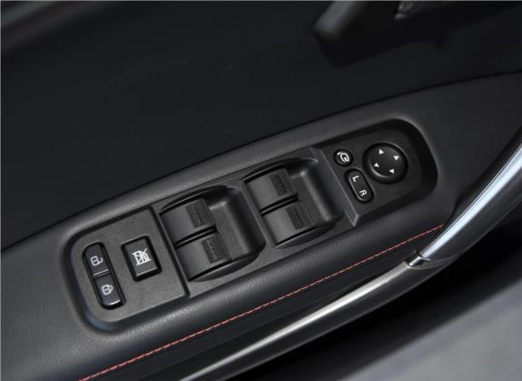 奔腾X80 2018款 Live版 2.0L 手动豪华型 车厢座椅   门窗控制