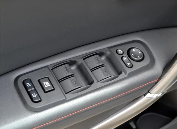 奔腾X80 2018款 Live版 2.0L 自动舒适型 车厢座椅   门窗控制