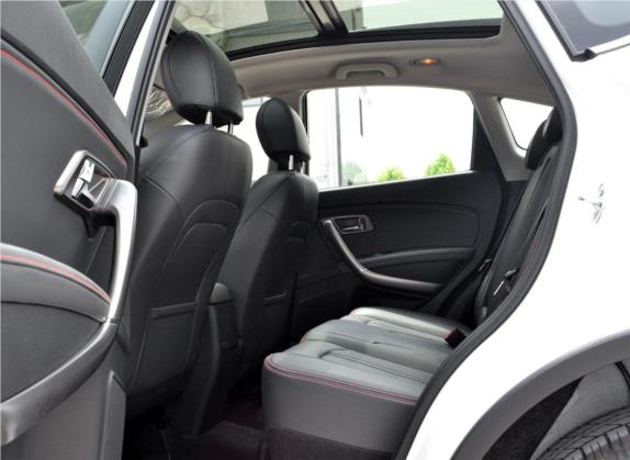 奔腾X80 2018款 Live版 1.8T 自动豪华型 车厢座椅   后排空间