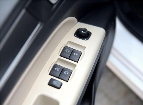 奔腾B30 2016款 1.6L 自动尊贵型 车厢座椅   门窗控制