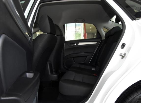 奔腾B30 2016款 1.6L 手动舒适型 车厢座椅   后排空间