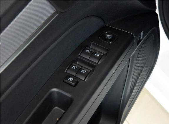 奔腾B30 2016款 1.6L 手动舒适型 车厢座椅   门窗控制