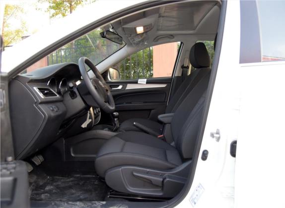 奔腾B30 2016款 1.6L 手动豪华型 车厢座椅   前排空间