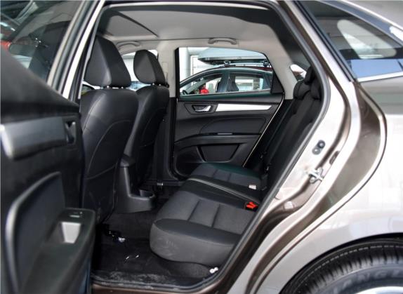 奔腾B30 2016款 1.6L 手动尊享型 车厢座椅   后排空间