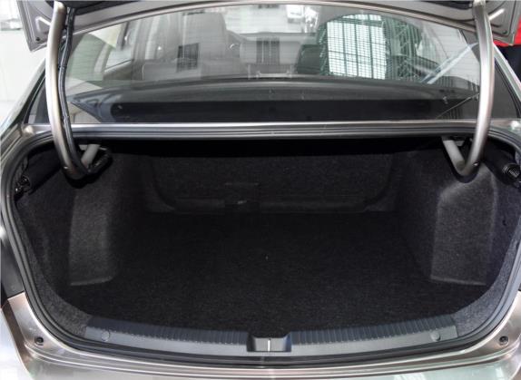 奔腾B30 2016款 1.6L 手动尊享型 车厢座椅   后备厢