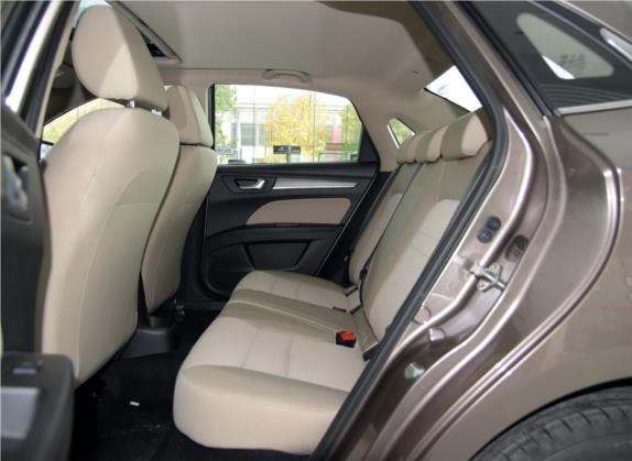 奔腾B30 2016款 1.6L 自动豪华型 车厢座椅   后排空间