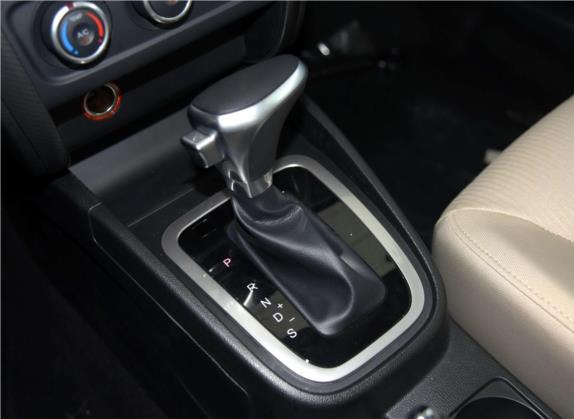 奔腾B30 2016款 1.6L 自动豪华型 中控类   挡把
