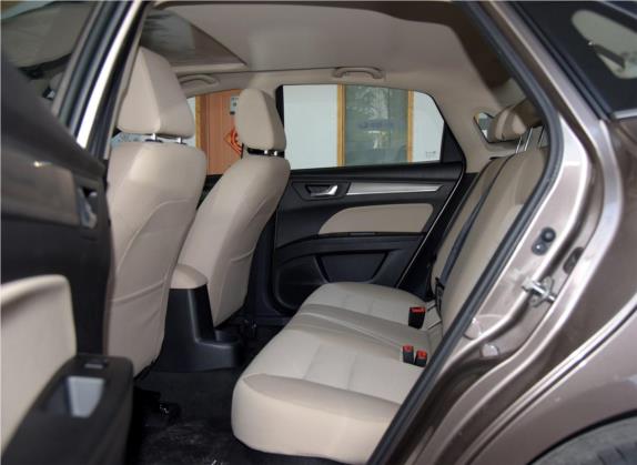 奔腾B30 2016款 1.6L 自动尊享型 车厢座椅   后排空间