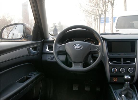 奔腾B30 2017款 1.6L 手动舒适型 中控类   驾驶位