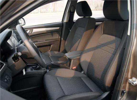 奔腾B30 2017款 1.6L 手动舒适型 车厢座椅   前排空间