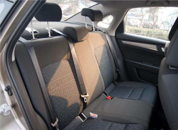 奔腾B30 2017款 1.6L 手动舒适型 车厢座椅   后排空间
