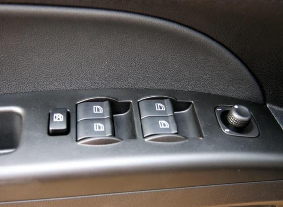 奔腾B30 2017款 1.6L 手动舒适型 车厢座椅   门窗控制
