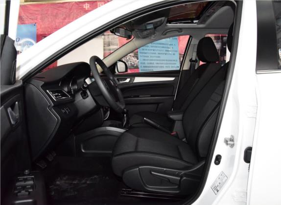 奔腾B30 2017款 1.6L 手动豪华型 车厢座椅   前排空间