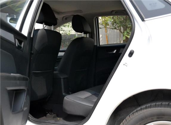 奔腾B30 2017款 1.6L 手动尊享型 车厢座椅   后排空间