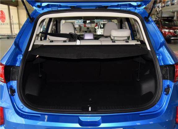 奔腾X40 2017款 1.6L 自动尊享型 车厢座椅   后备厢