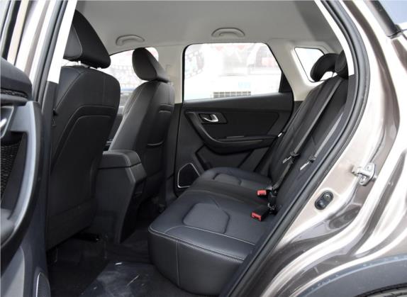 奔腾X40 2017款 1.6L 手动舒适型 车厢座椅   后排空间