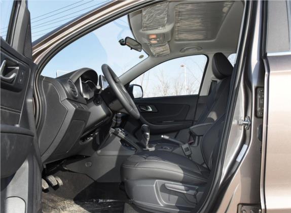 奔腾X40 2017款 1.6L 手动豪华型 车厢座椅   前排空间
