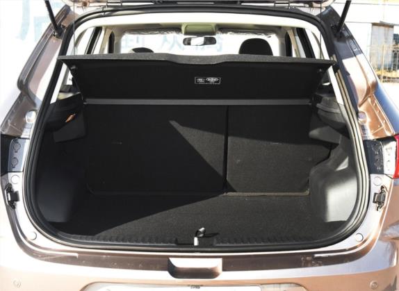 奔腾X40 2017款 1.6L 手动豪华型 车厢座椅   后备厢