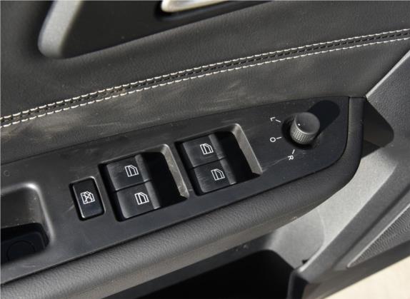 奔腾X40 2017款 1.6L 手动豪华型 车厢座椅   门窗控制