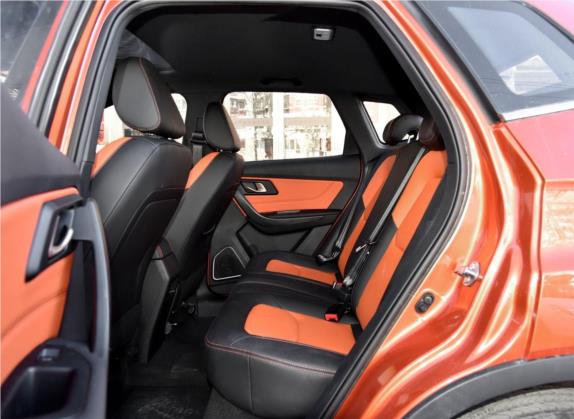 奔腾X40 2017款 1.6L 手动尊享型 车厢座椅   后排空间