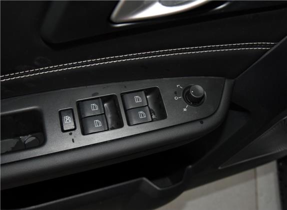 奔腾X40 2017款 1.6L 手动互联智酷型 车厢座椅   门窗控制