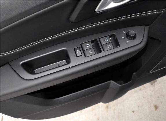 奔腾X40 2018款 网红版 1.6L 手动舒适型 车厢座椅   门窗控制