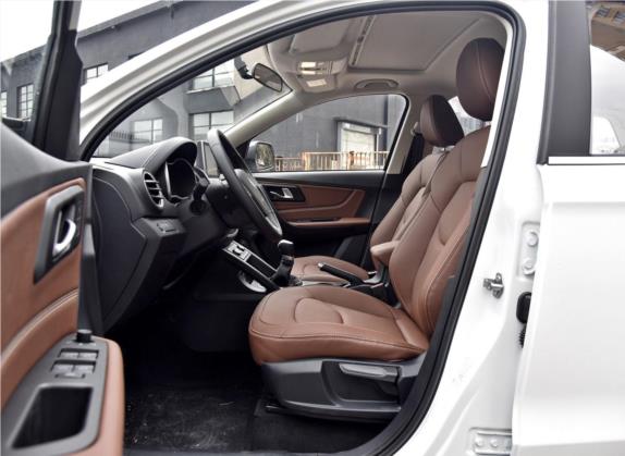奔腾X40 2018款 网红版 1.6L 手动豪华型 车厢座椅   前排空间